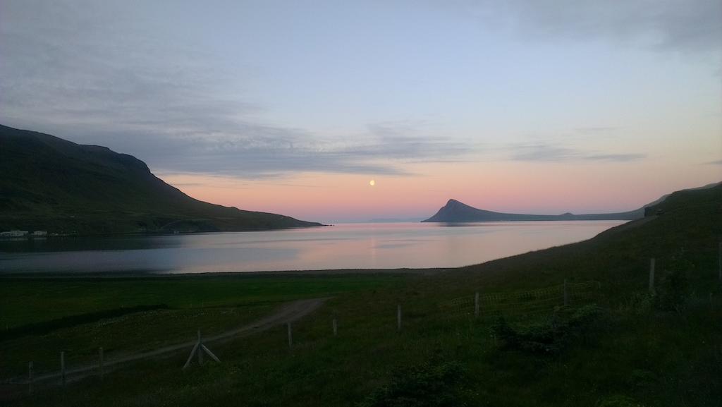 Urdartindur Guesthouse And Cottages Northurfjorthur Kültér fotó